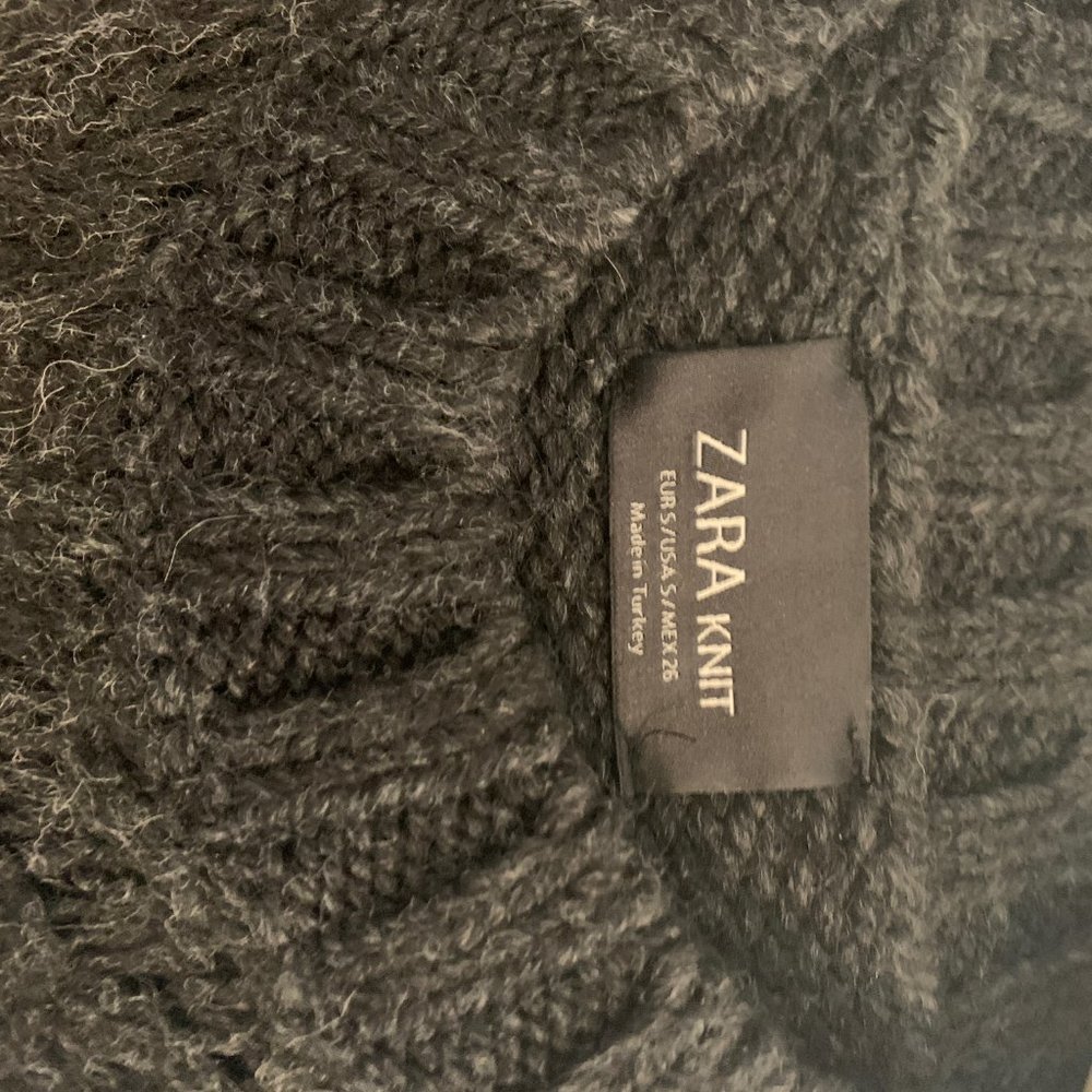 Zara Knit Sweater - Picture 4 of 4